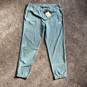 Men’s north face pants